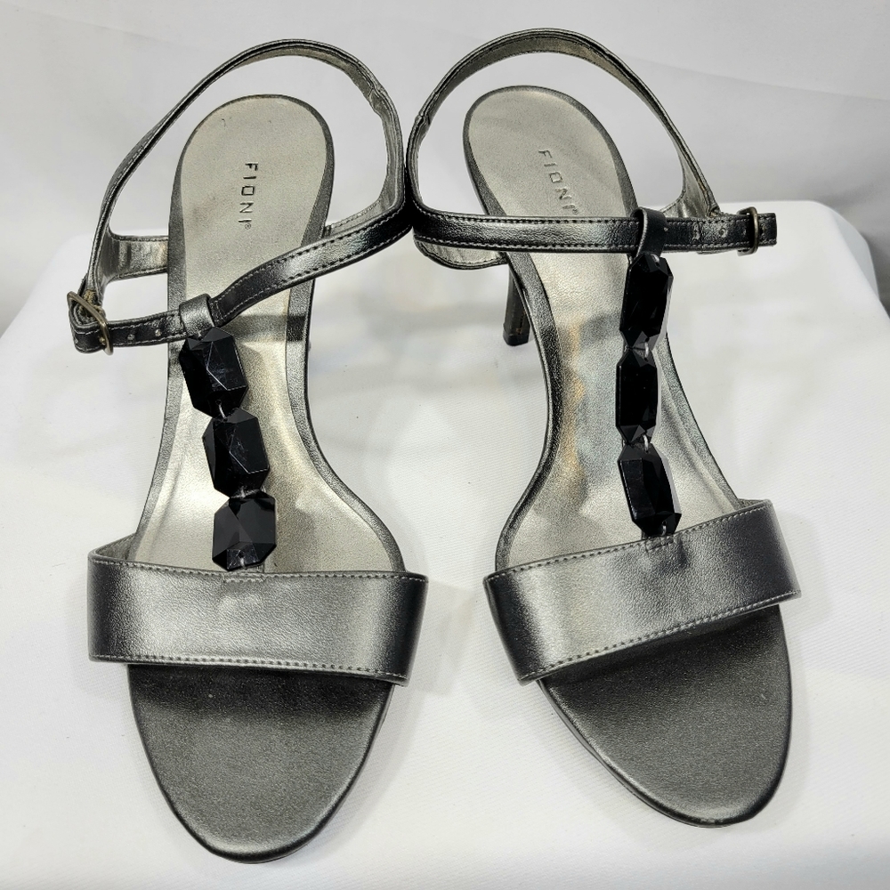 Fioni Grey/Silver Beaded T Strap Adjustable Bucklr Ankle Strap Sandals Size 6.5